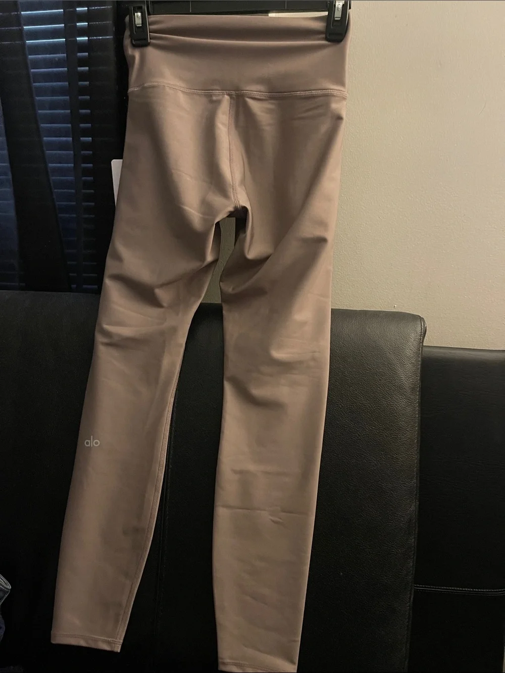 ALO Yoga Airlift 7/8 High-Rise Leggings Mushroom Size Small NWT‼️